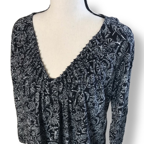🟣 Lucky Brand V Neck Floral Shirt Medium - Picture 4 of 10